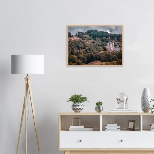 « Frappé d’Estoc » – Art déco – Photo d’un château – cadre en bois Photo d\'art déco d\'artiste auteur encadré en bois premium chêne frêne papier épais premium FSC