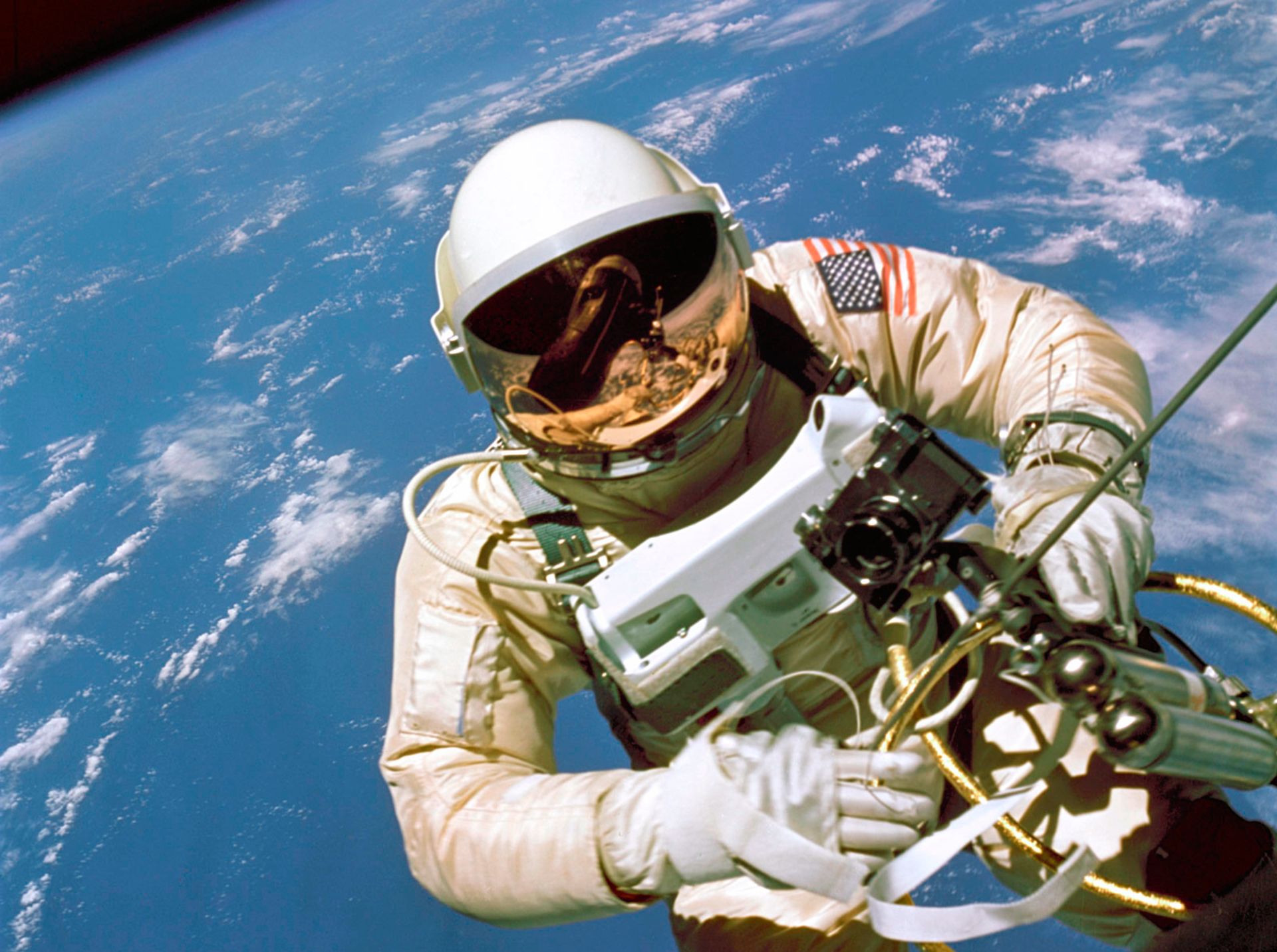 First Spacewalk First Man To Walk In Space DK Find Out