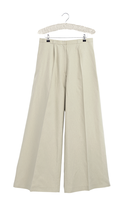 Classic palazzo trousers (see pp.226–231)