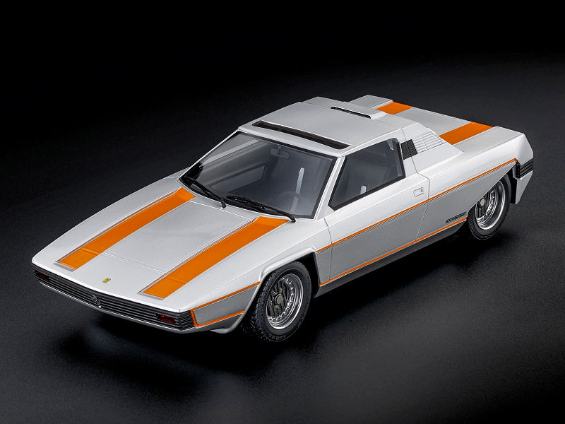 TOP Marques enthüllt Rainbow-Überraschung von Bertone | MODELLFAHRZEUG
