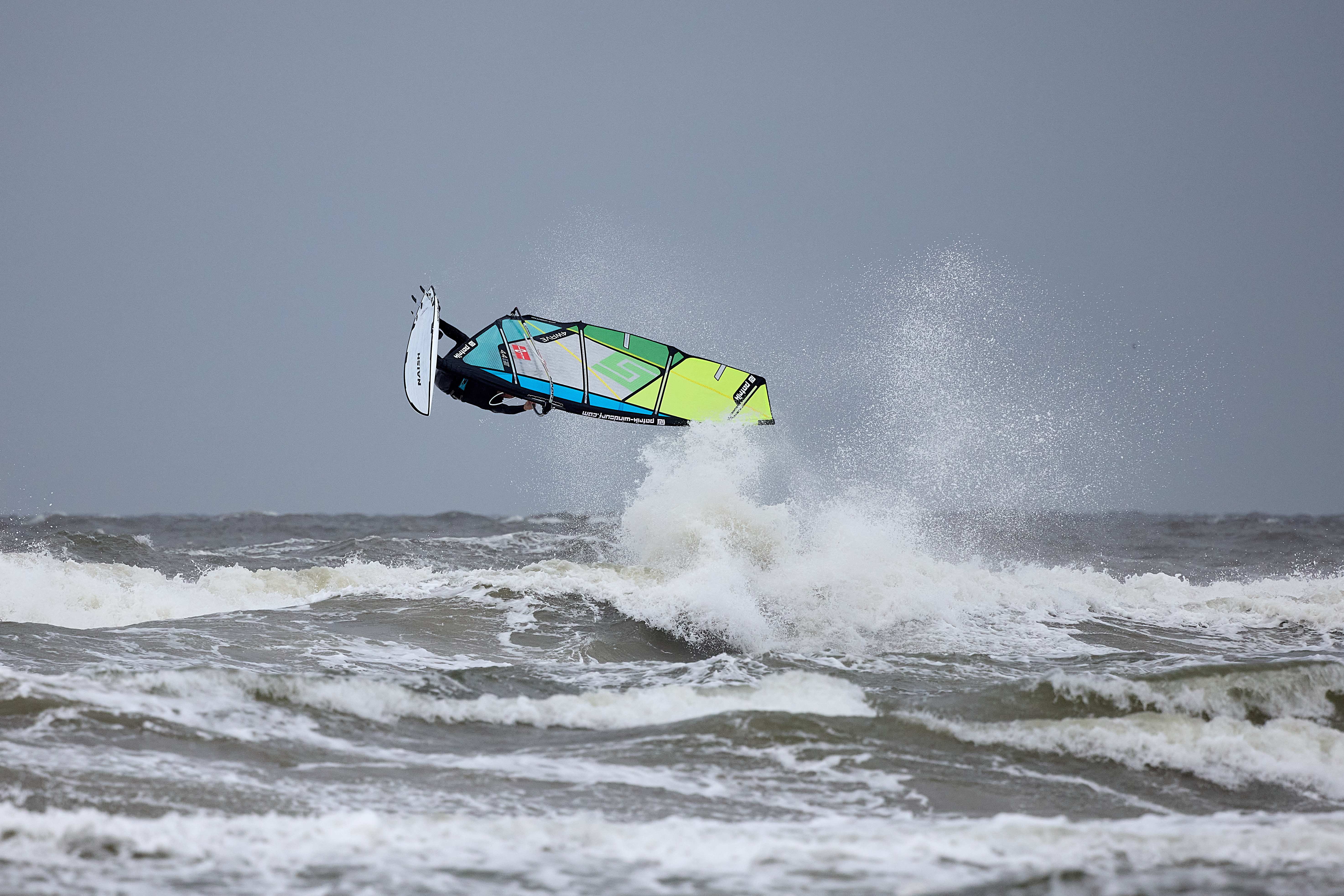 Waveboards 2025: Fast turning & radical - the Naish Hookipa Quad