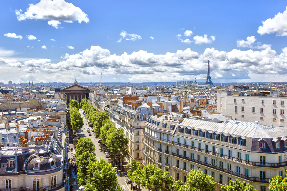 World's largest Louis Vuitton boutique outside of the flagship  Champs-Elysees store in Paris Stock Photo - Alamy