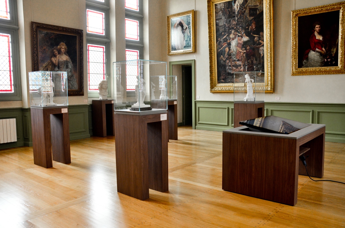 Une image contenant intérieur, mur, sol, meubles
Le contenu généré par l’IA peut être incorrect.