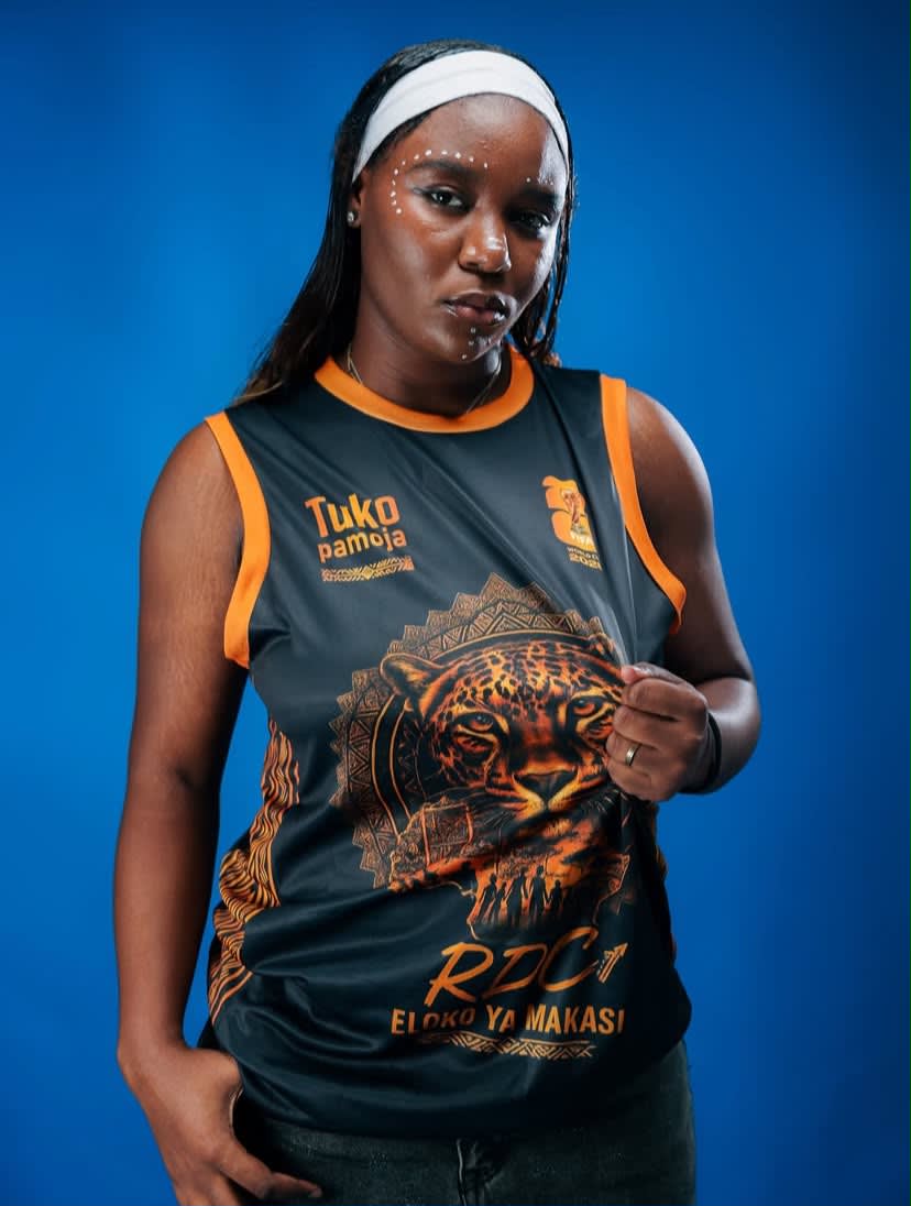 Vareuse TUKO PAMOJA – Bras Cassé Noir | 52 ans après – Cup 2026