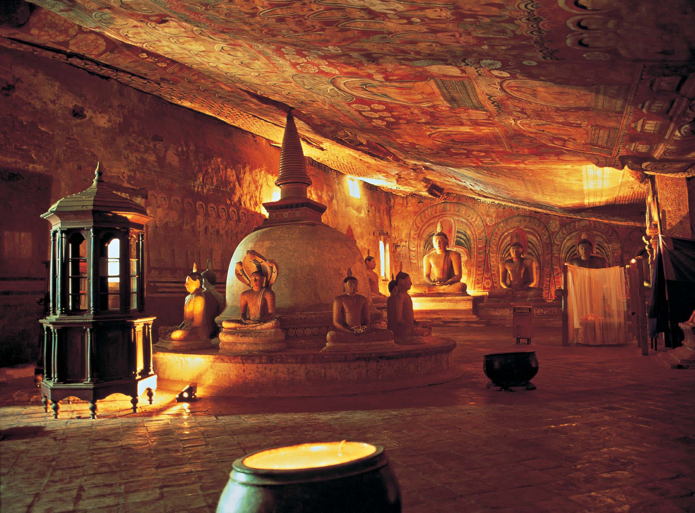 世界遺産　ダンブッラ石窟寺院