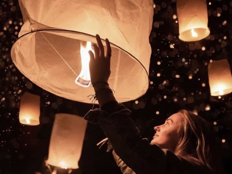 ランタンフェスティバル「RISE」（モハベ砂漠）