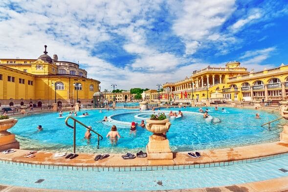 40以上のの温泉施設があるブダペストで温泉体験