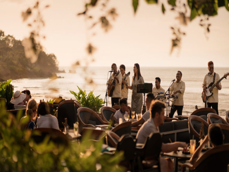 Sundara インフィニティプールとインド洋の景色