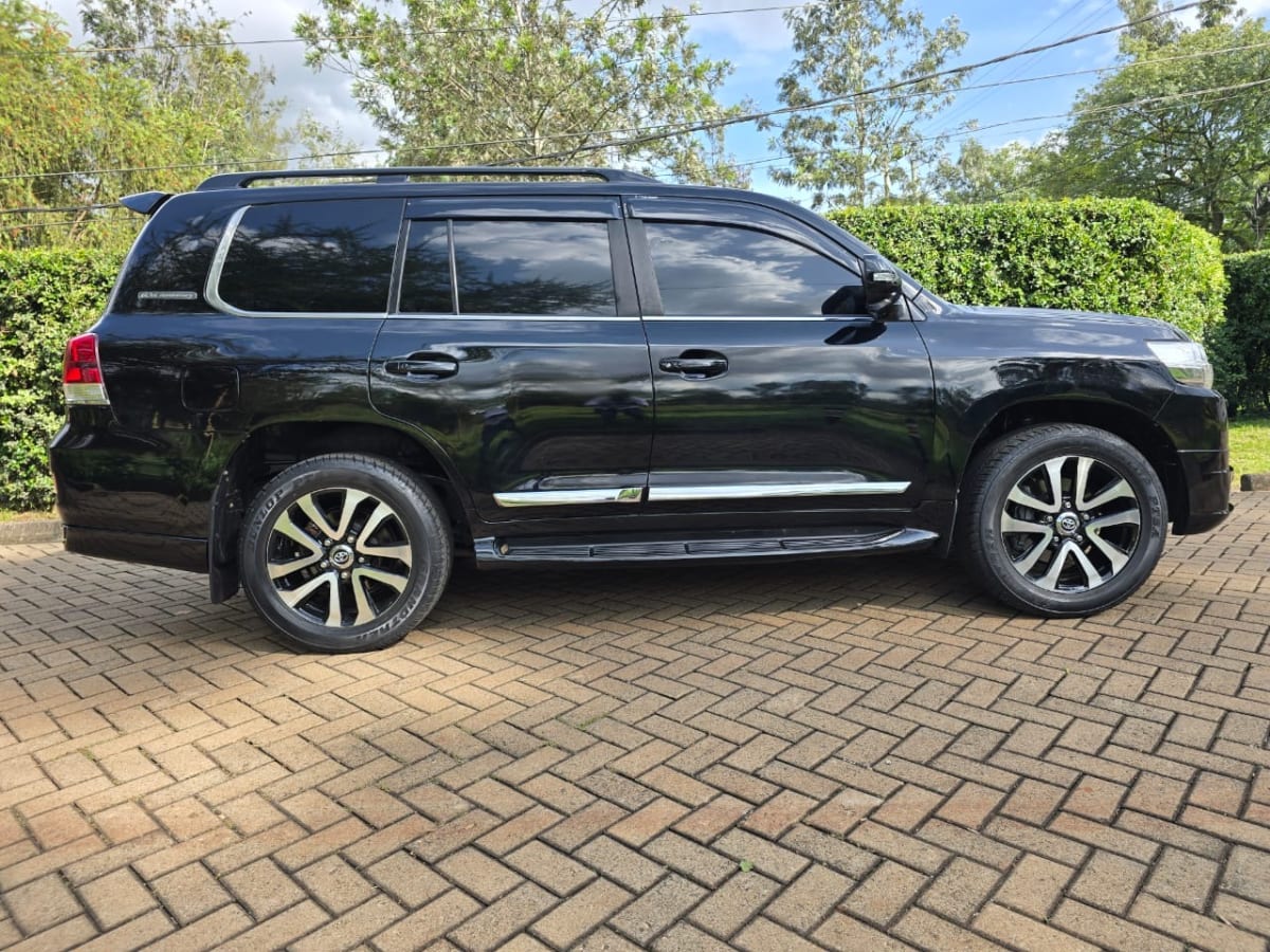 TOYOTA LANDCRUISER 200 SERIES