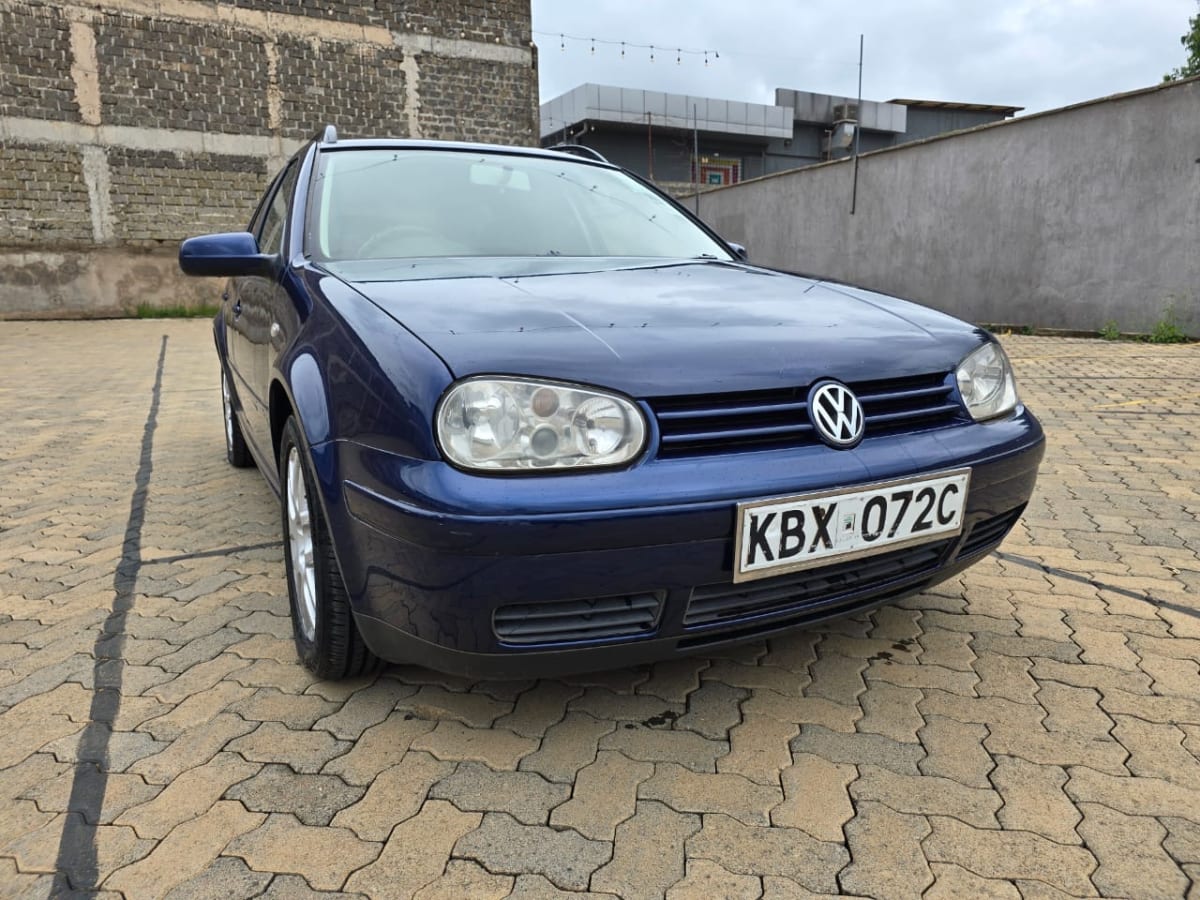 VOLKSWAGEN GOLF