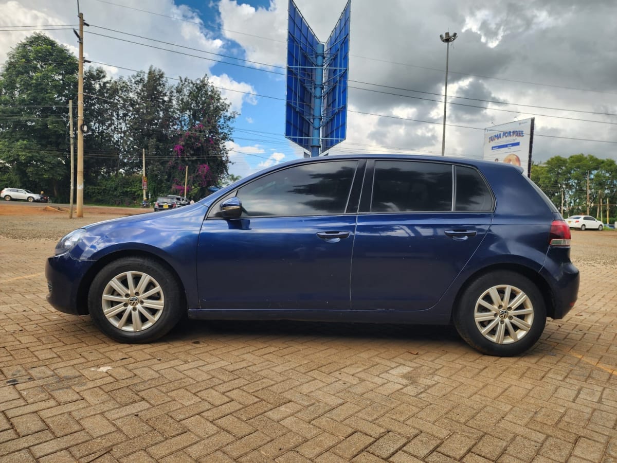 VOLKSWAGEN GOLF TSI