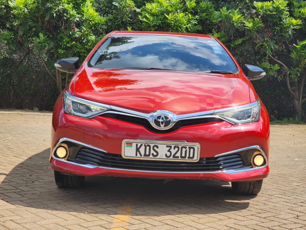 TOYOTA AURIS