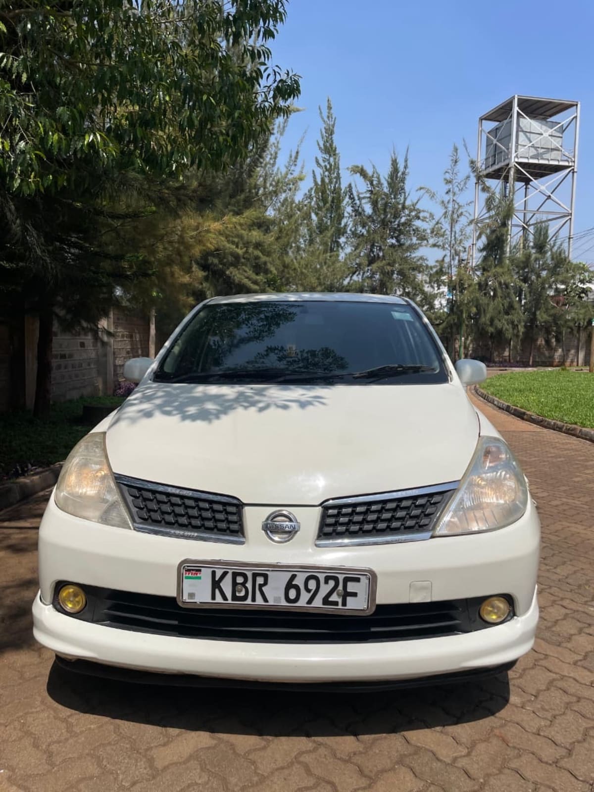 NISSAN TIIDA