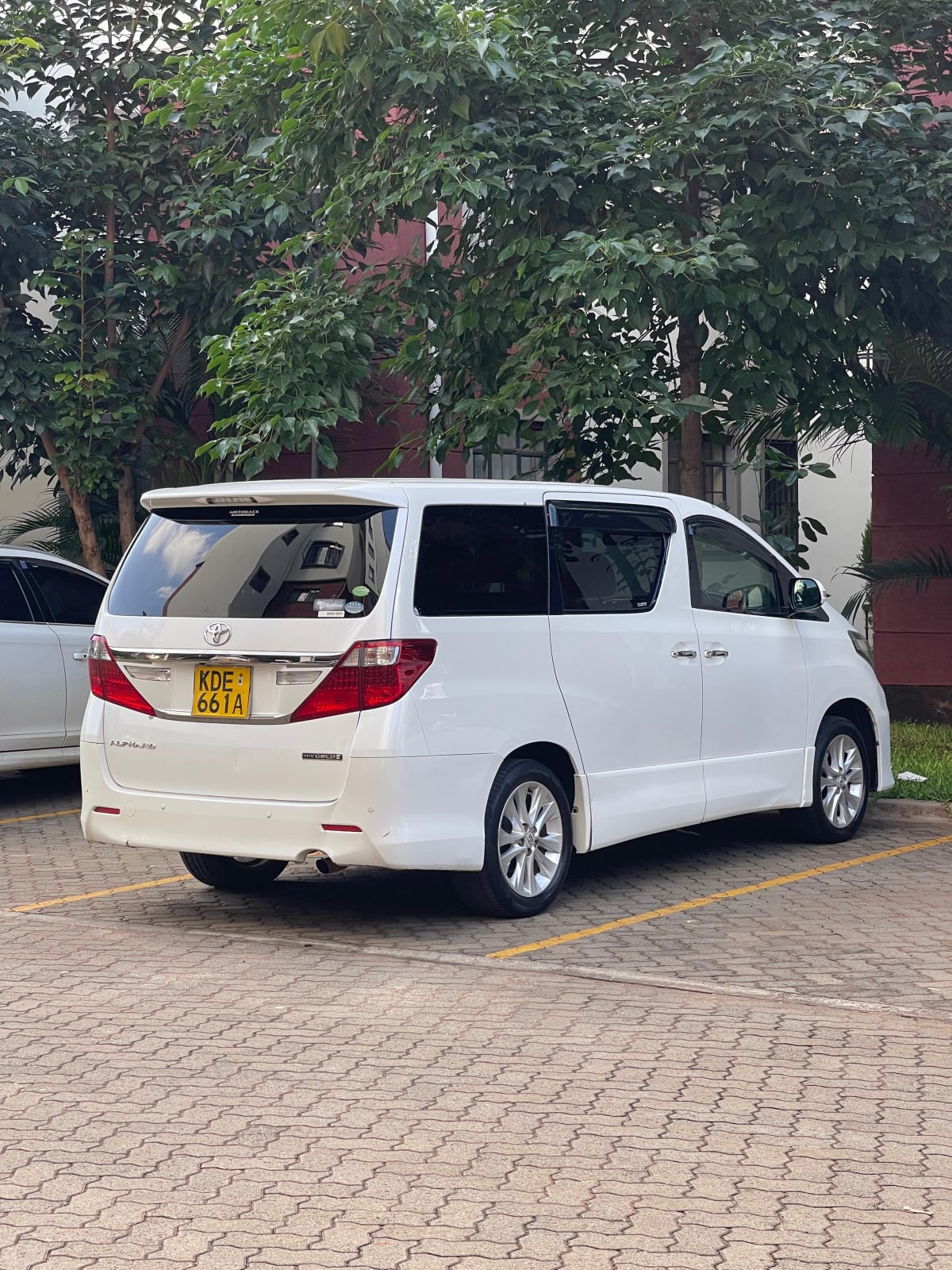 TOYOTA ALPHARD