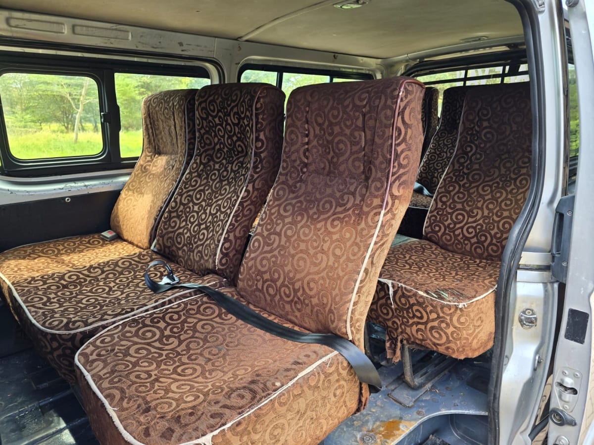 TOYOTA HIACE 7L