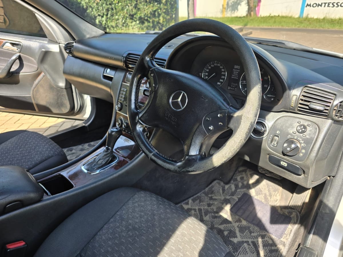 MERCEDES BENZ C200