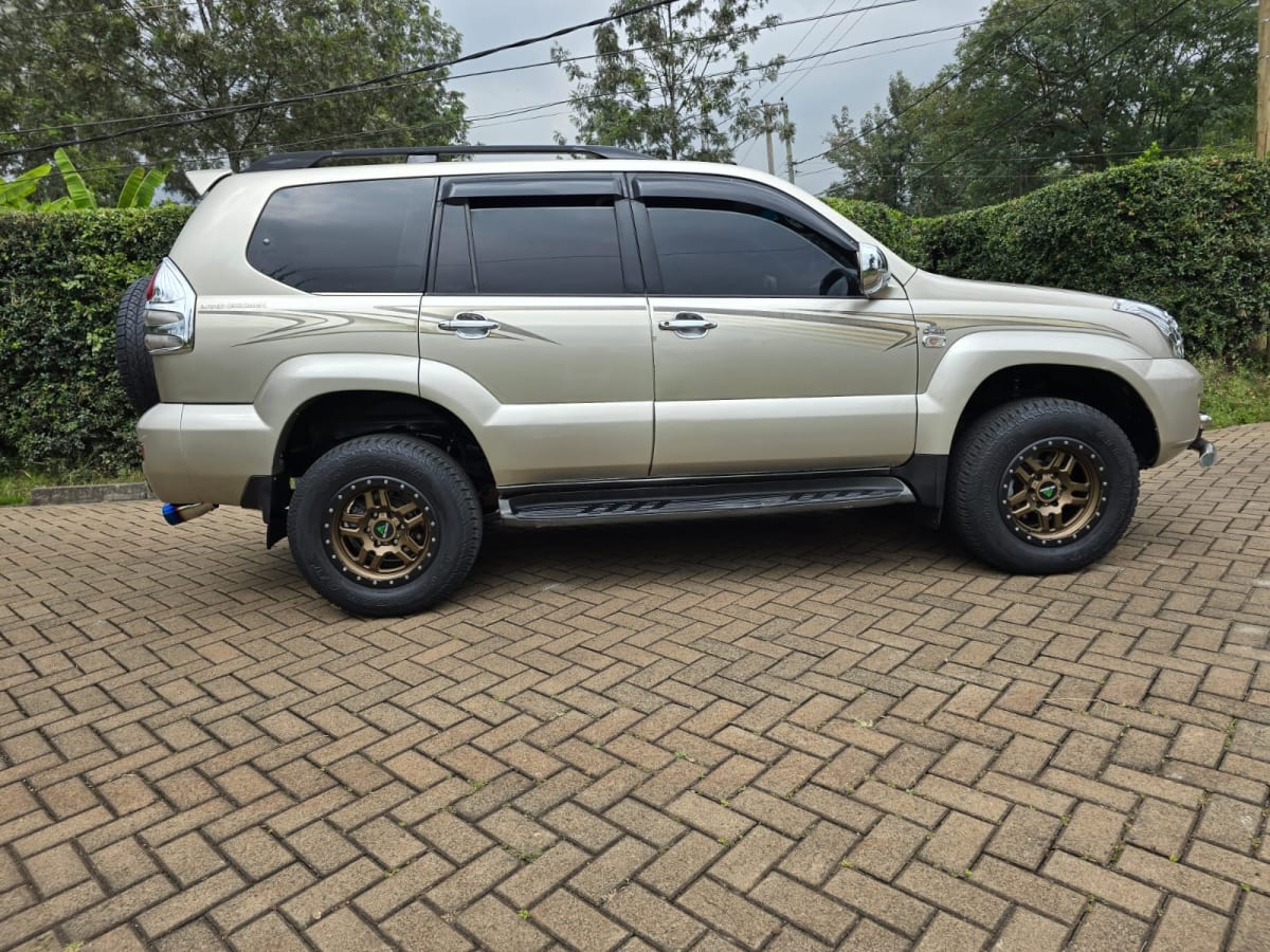 TOYOTA LANDCRUISE J120