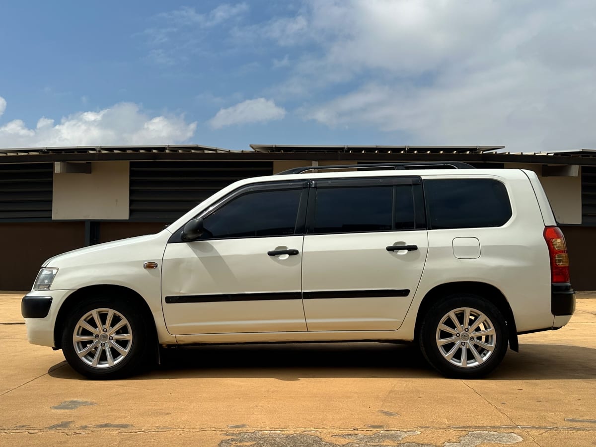TOYOTA SUCCEED