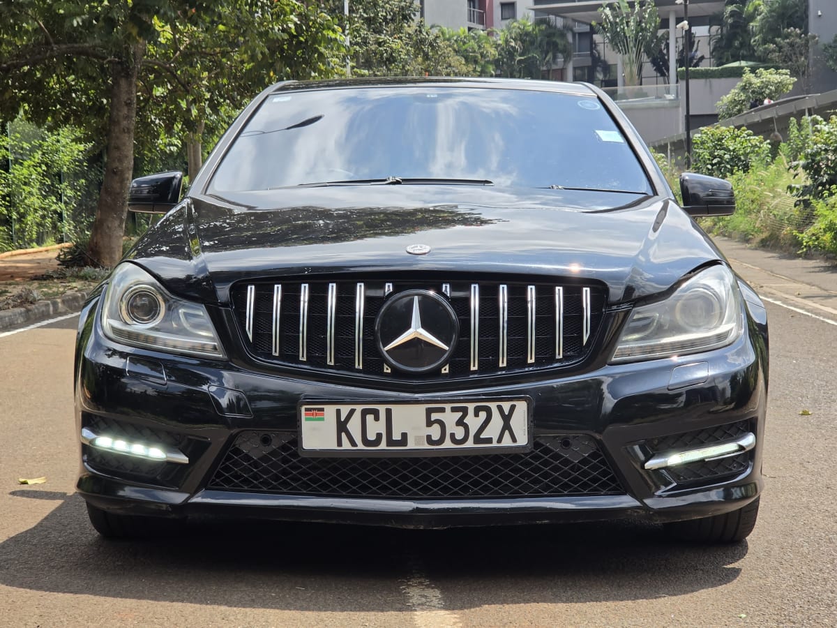 MERCEDES BENZ C200