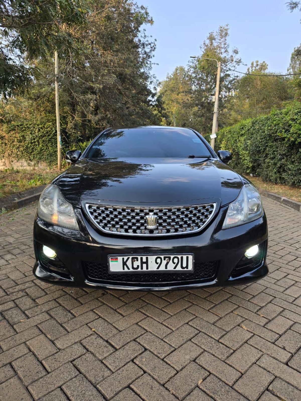 TOYOTA CROWN ATHLETE