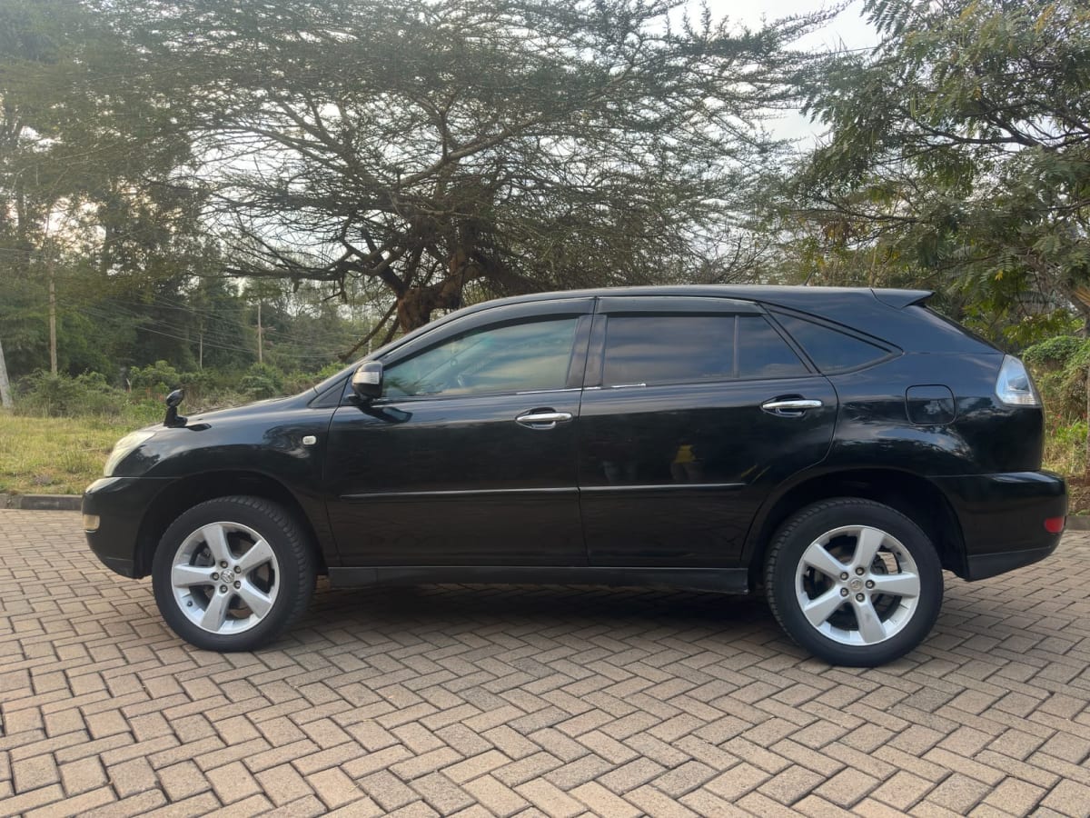 TOYOTA HARRIER 240