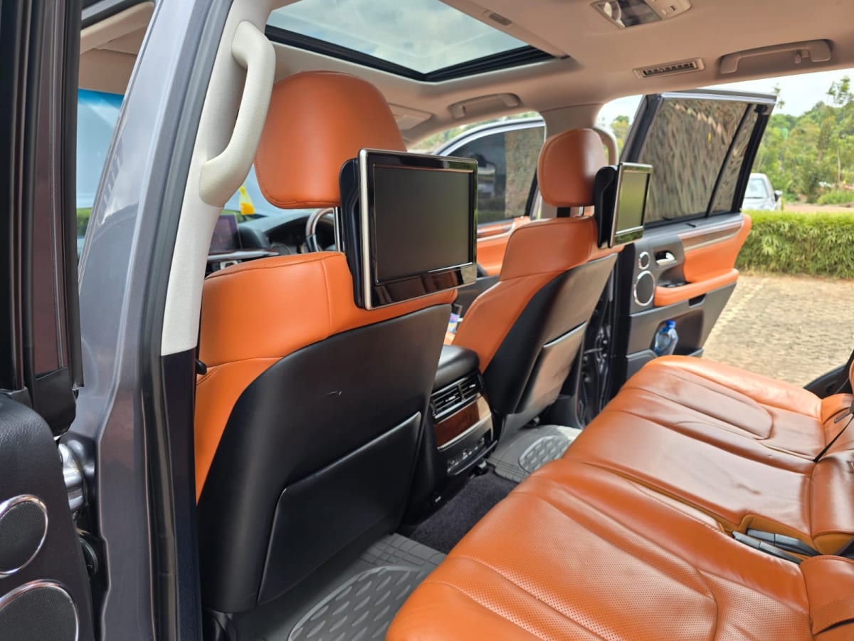 LEXUS LX570