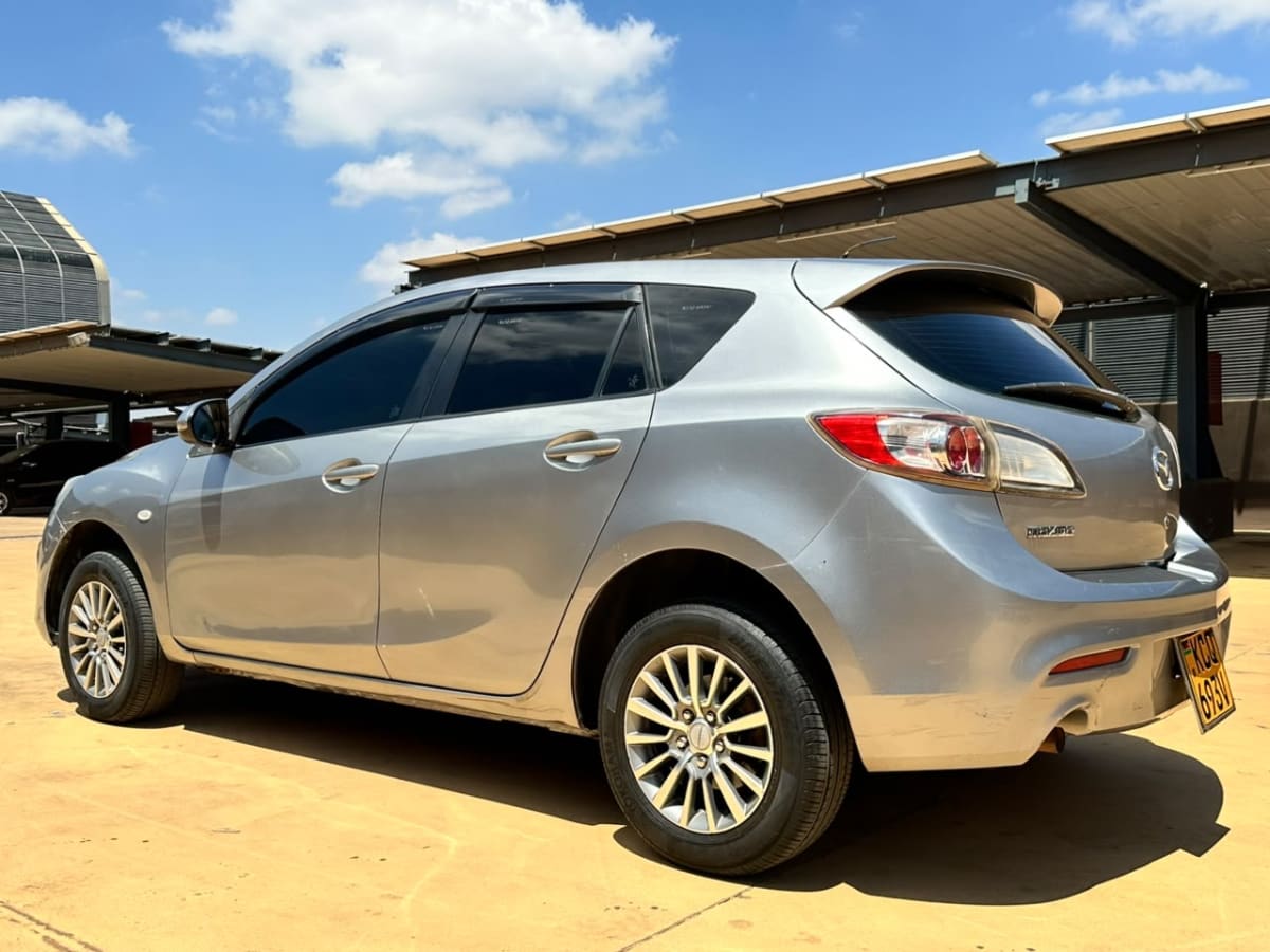 Mazda Axela