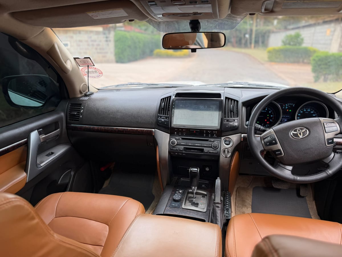 Toyota Landcruiser V8