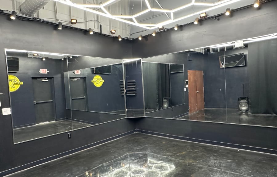 Professional Posing Room at Total Body Fitness