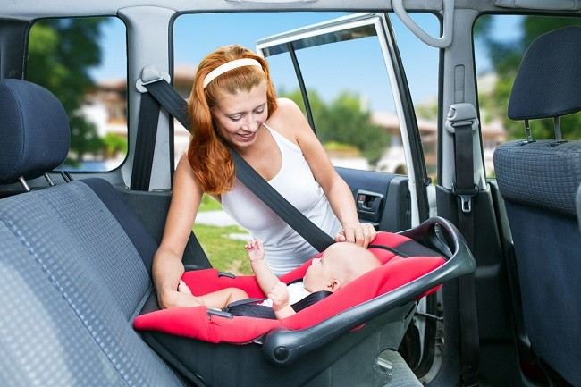 Aman Berkendara dengan Kursi Mobil Khusus Bayi-Alodokter