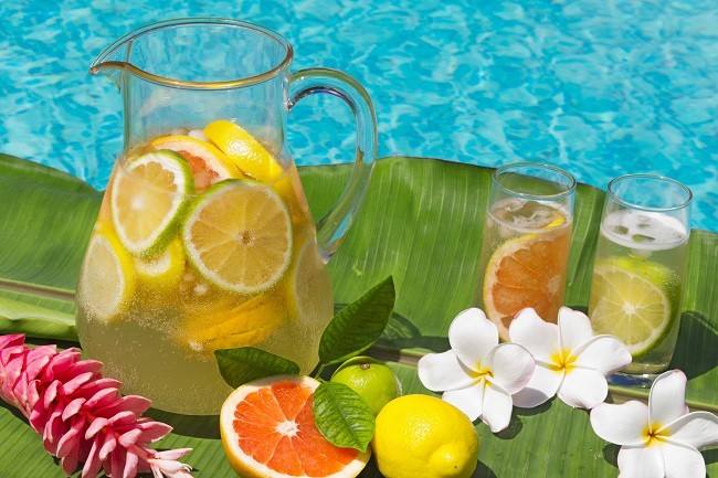 Fakta tentang Manfaat Infused Water, Alodokter