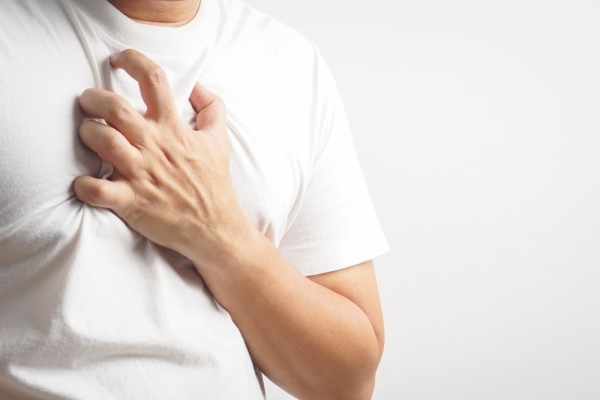 แสบร้อนกลางทรวงอก