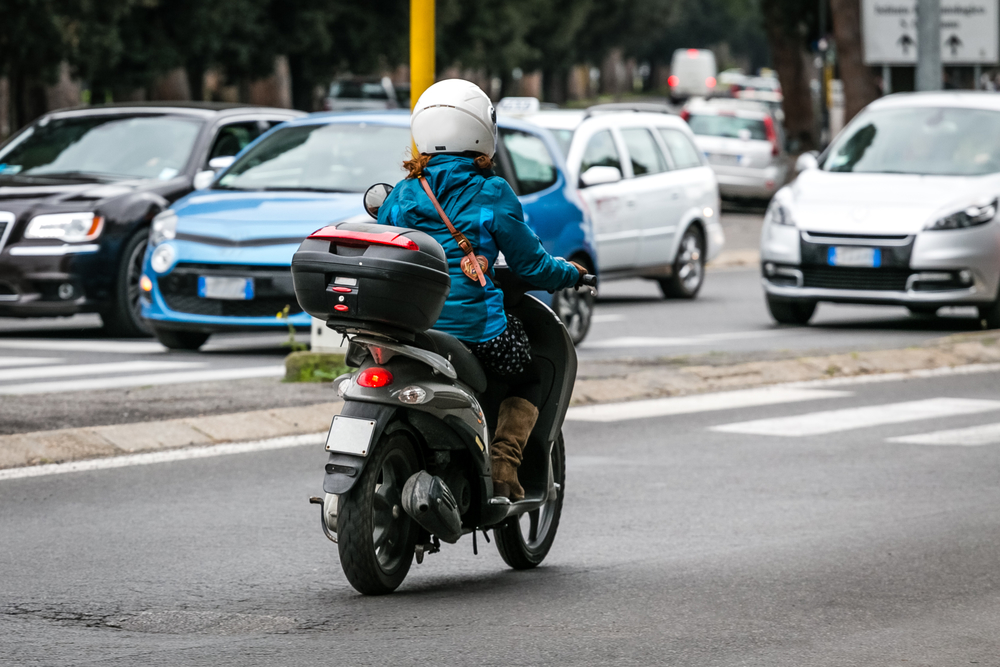 Naik Motor saat Hamil. Amankah? - Alodokter