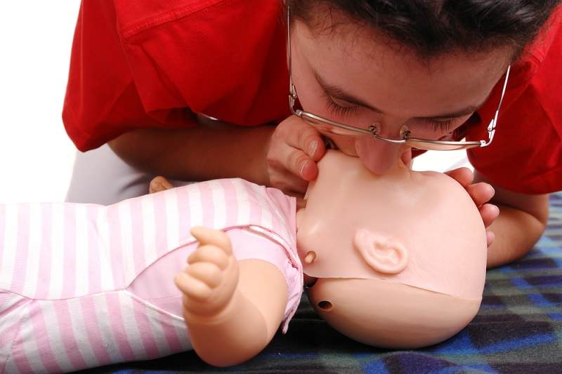 Memahami Resusitasi Bayi dan Cara Melakukannya