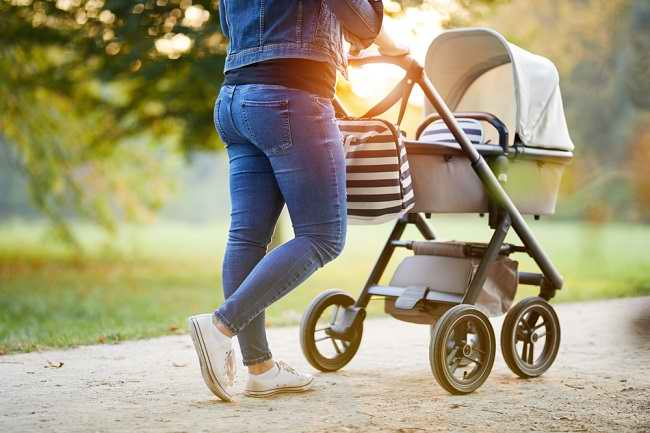 Cara Memilih Kereta Dorong Bayi yang Aman