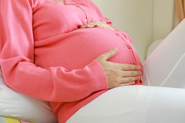 Pijat Perineum Berguna Melancarkan Proses Melahirkan Alodokter