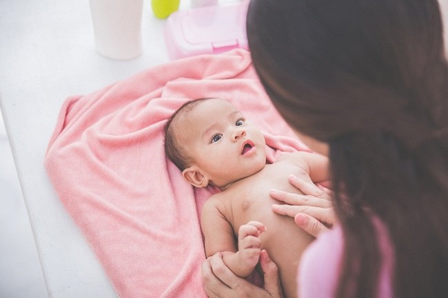 Bunda Harus Telaten Saat Si Kecil Mengalami Asma Kulit