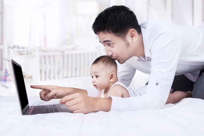 Jangan Hanya Membuat Ayah Juga Harus Pandai Merawat Bayi Alodokter