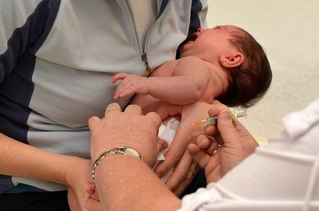 Vaksin MR dan Vaksin MMR: Ini Bedanya! - Alodokter
