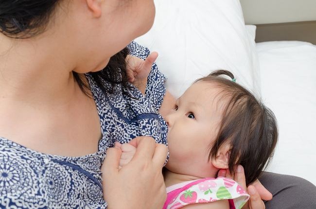 Come on, Get to Know the Causes and Ways to Overcome Nipple Blisters When Breastfeeding