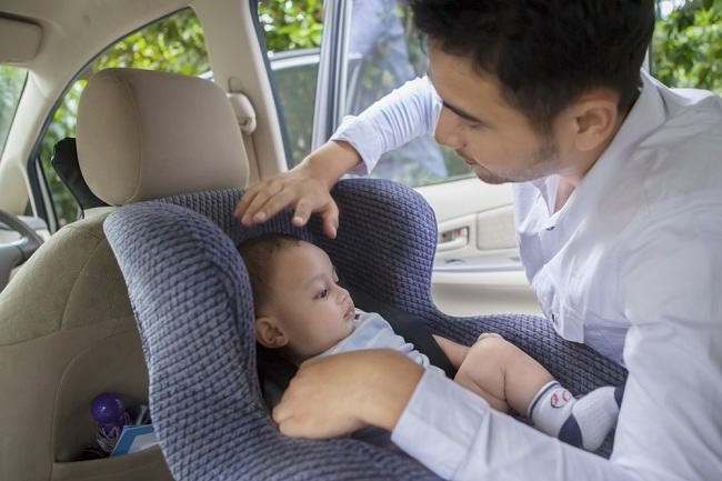Kesalahan Umum Saat Memasang Kursi Khusus Bayi di Mobil