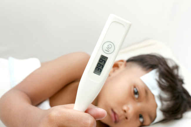 Ketika Anak Demam Tinggi, Orang Tua Sebaiknya Jangan Panik