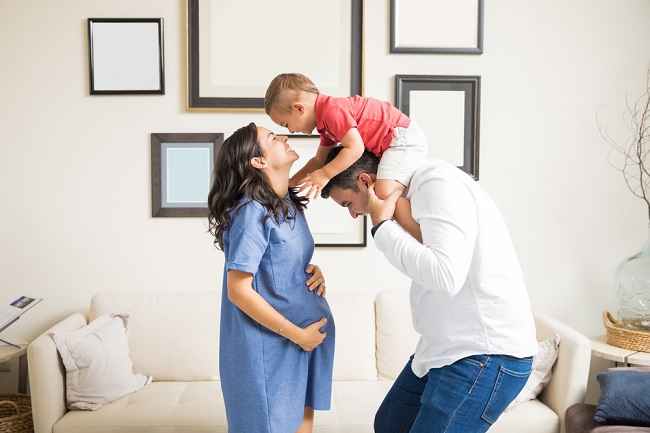 Tips Menjalani Kehamilan Sambil Mengasuh Anak Balita