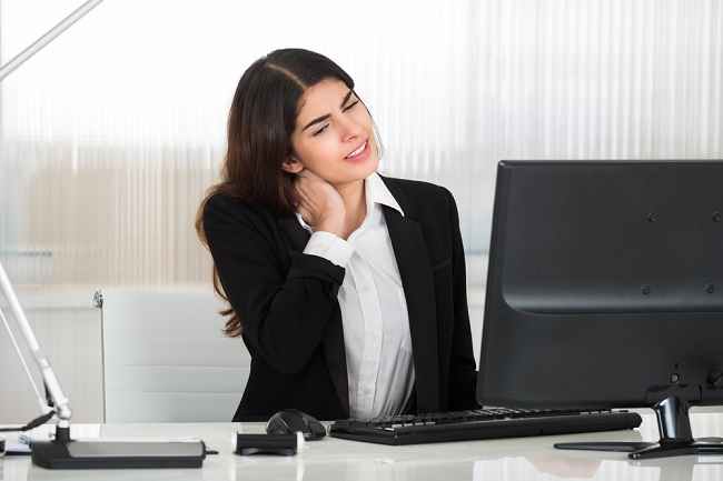 6 Ways to Overcome Neck Pain Due to Too Long in Front of the Computer