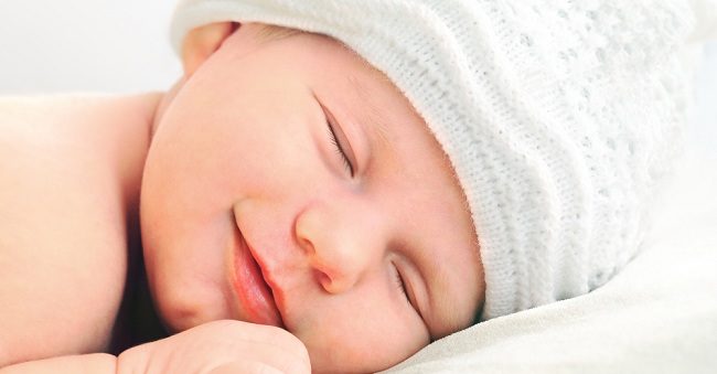 Penjagaan Bayi Baru Lahir - Ternyata! Ada Manfaat Menunda Memandikan