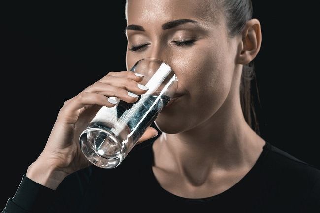 Metode Diet Water Fasting, Manfaat dan Bahayanya - Alodokter