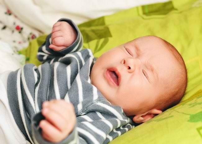Bunda, Ini Lho Kemungkinan Penyebab Bayi Baru Lahir Sering Bersin - Alodokter