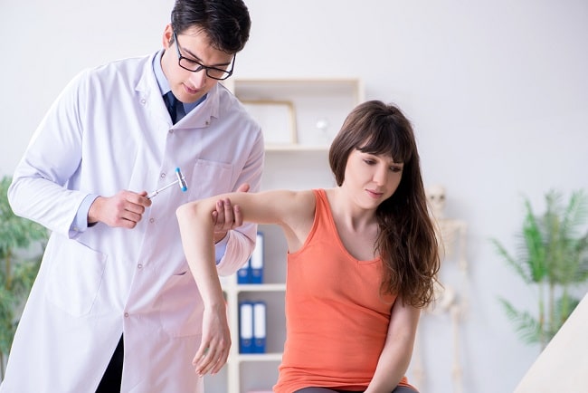 Teknik Pemeriksaan Refleks Fisiologis Alomedika