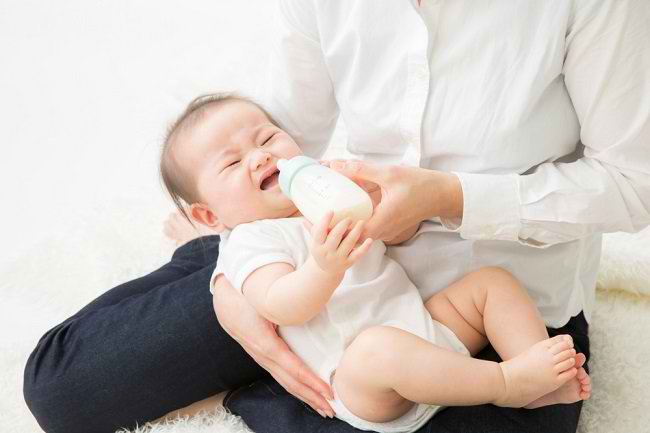 Kenali Ciri-Ciri Bayi Tidak Cocok Susu Formula dan Cara Mengatasinya di Sini! - Alodokter