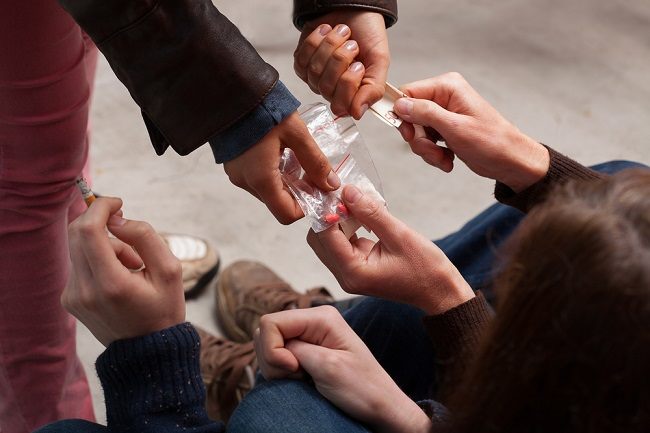 Narkoba Pada Remaja Dapat Dikenali Dengan Cara Ini Alodokter